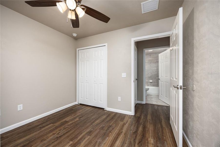 Spacious, unfurnished interior of a new home in , Gainesville (Image 32).