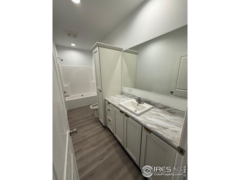 2nd Bathroom