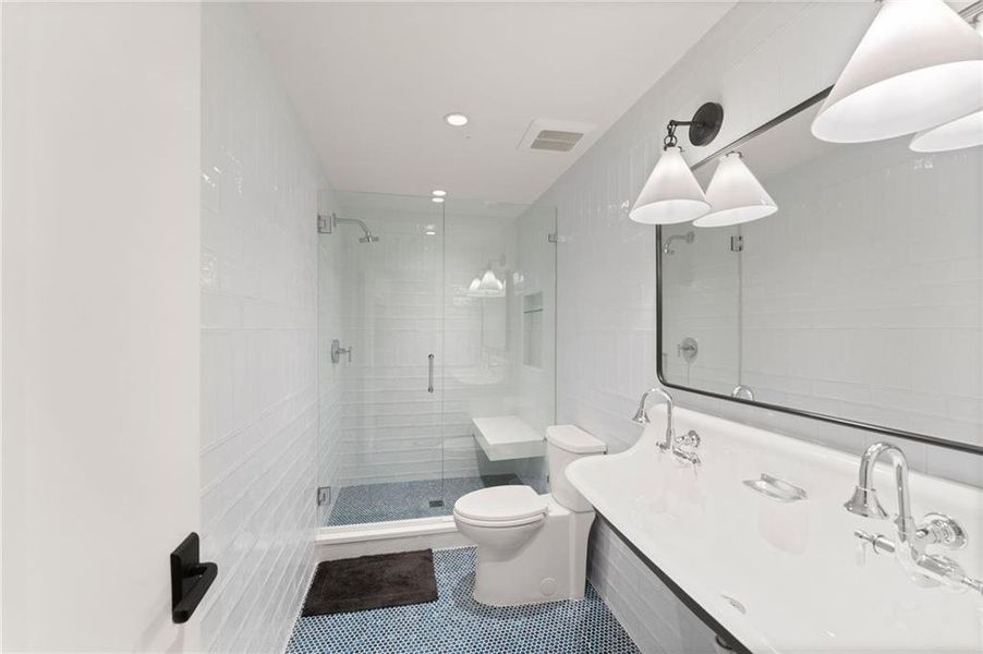 Furnished interior view inside a new home in , Dawsonville (Image 72).
