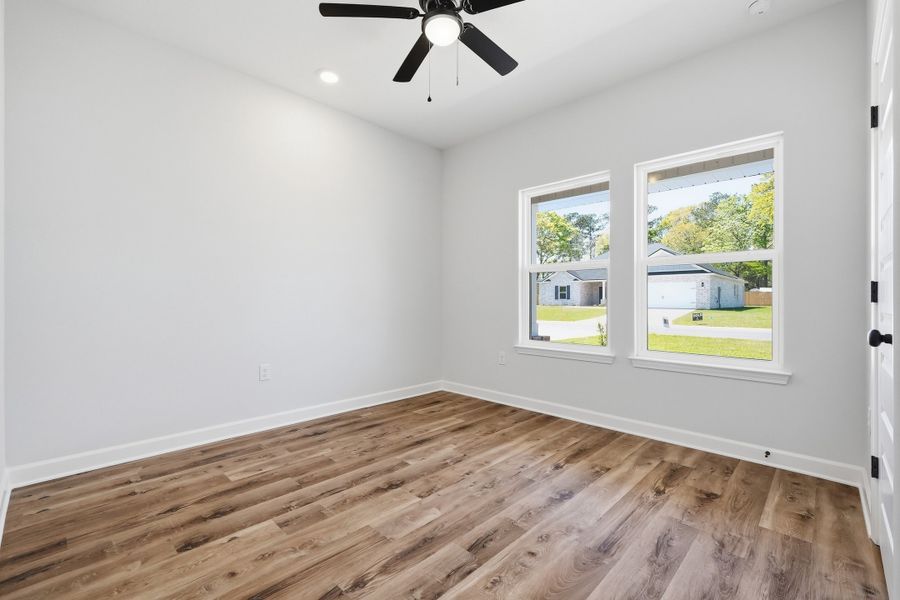 Spacious, unfurnished interior of a new home in Barton's Bend, Crestview (Image 45).