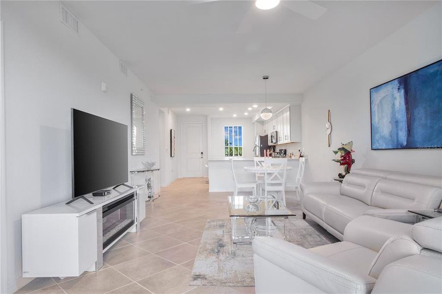 Furnished interior view inside a new home in , Venice (Image 17).