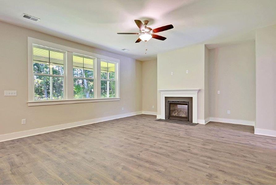 Spacious, unfurnished interior of a new home in Creek Pointe, Moncks Corner (Image 26).
