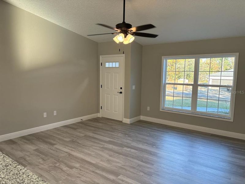 Spacious, unfurnished interior of a new home in , Citrus Springs (Image 24).