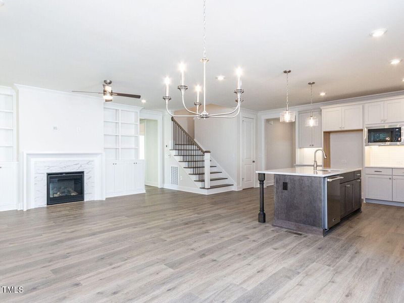 014-1280x960-dining-room