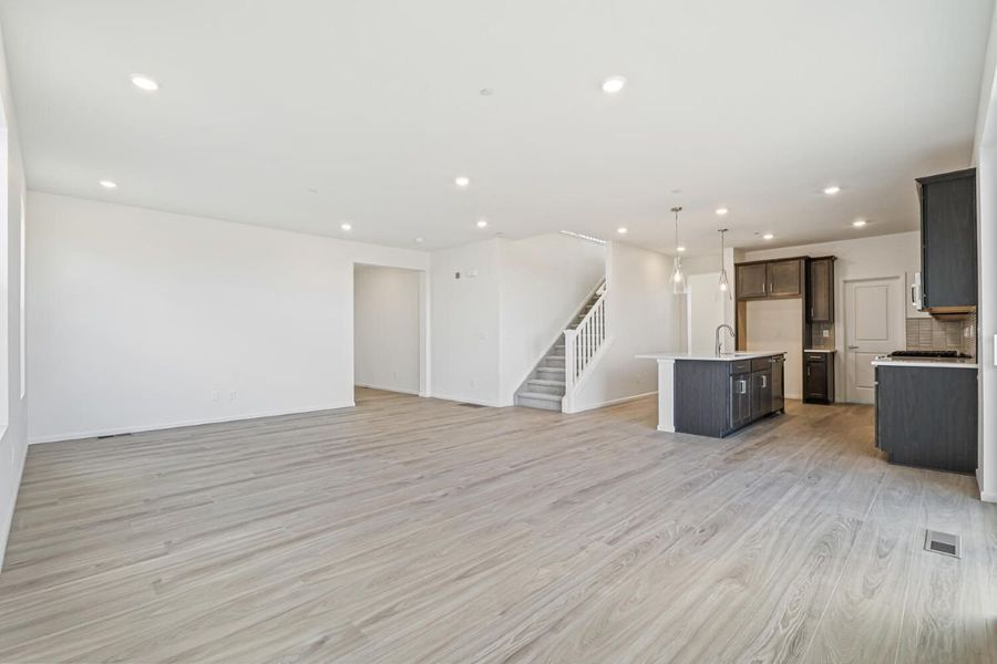 Spacious, unfurnished interior of a new home in The Nest Reserve at Canyon Creek, Erie (Image 14).