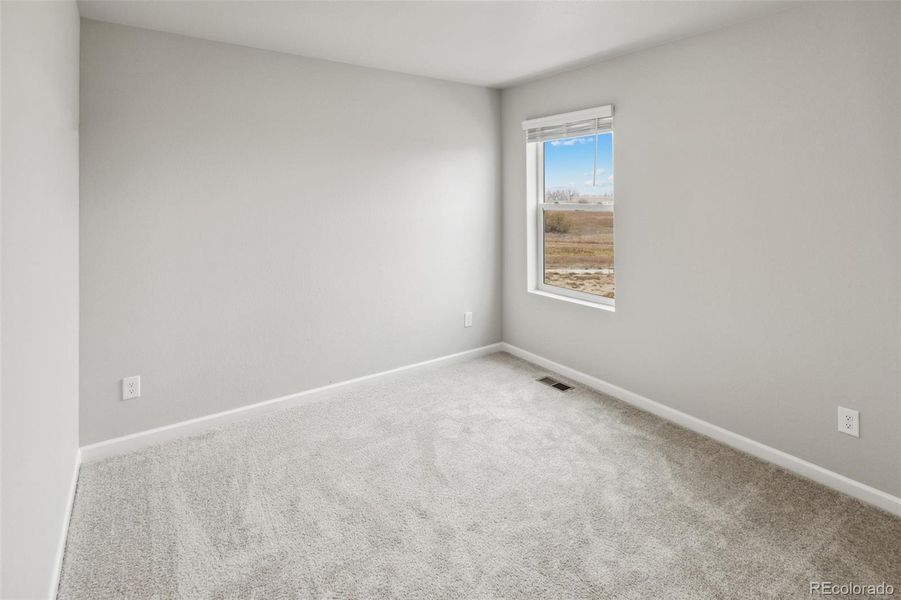 Spacious, unfurnished interior of a new home in Cottonwood Greens, Fort Lupton (Image 14).