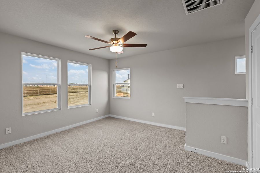 Spacious, unfurnished interior of a new home in Garden Grove, Schertz (Image 17).
