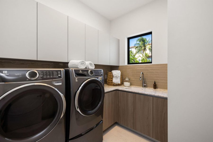 Close-up of interior finishes inside a home in , Boynton Beach (Image 22). Close-up of interior finishes inside a home in , Boynton Beach (Image 22).