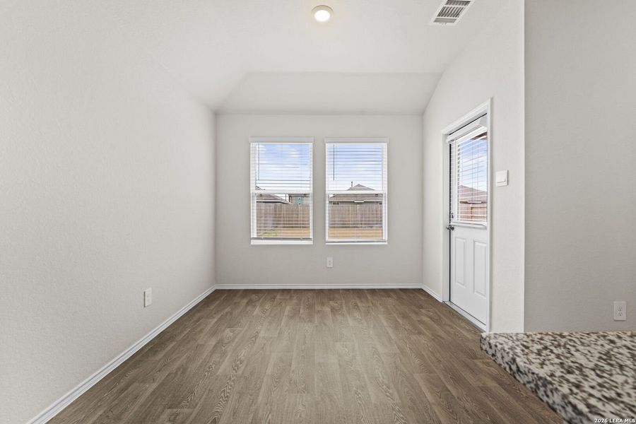 Spacious, unfurnished interior of a new home in Navarro Fields, Seguin (Image 17).
