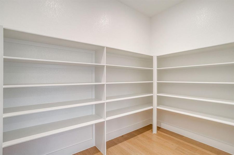 Spacious, unfurnished interior of a new home in Waterfall Ranch, Waxahachie (Image 27).