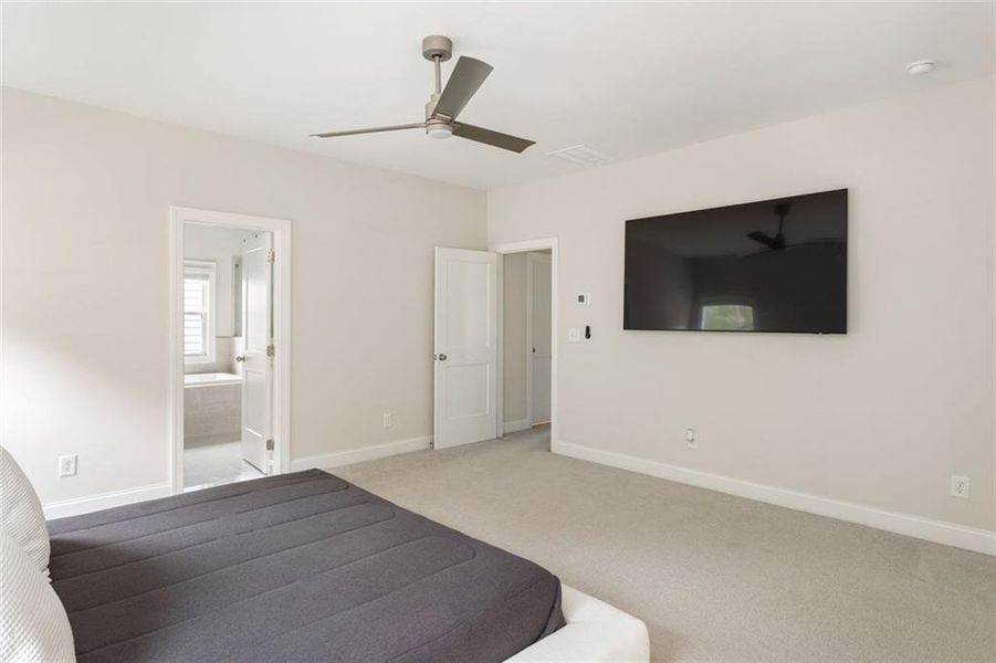 Spacious, unfurnished interior of a new home in West Highlands, Atlanta (Image 26). Spacious, unfurnished interior of a new home in West Highlands, Atlanta (Image 26).