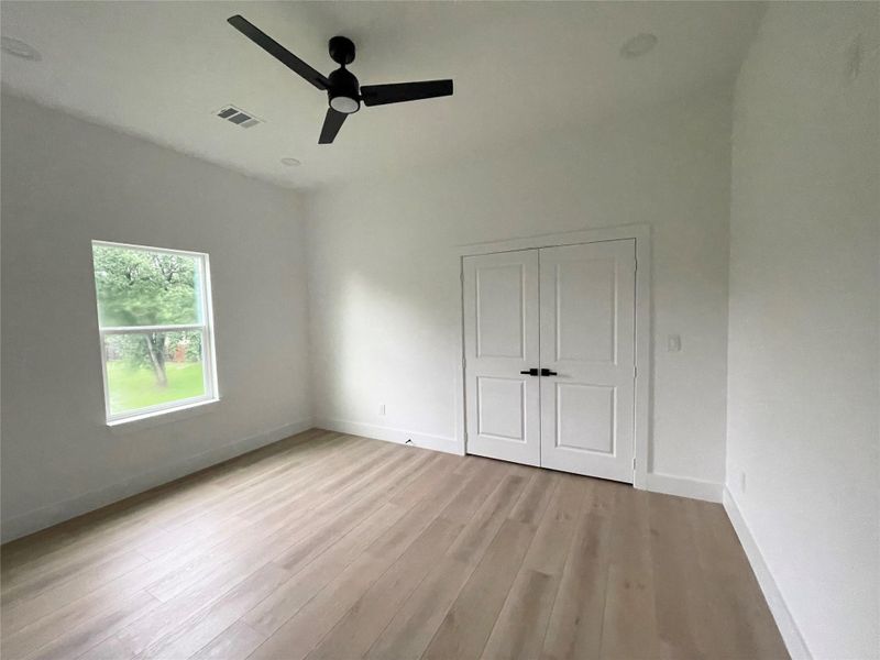 Spacious, unfurnished interior of a new home in , Houston (Image 8).