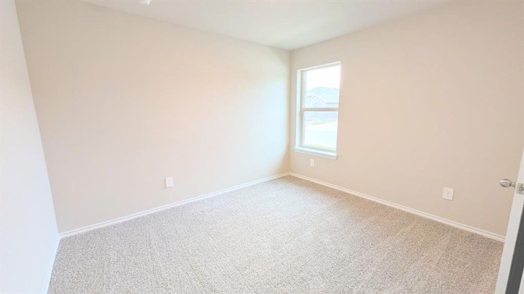 Spacious, unfurnished interior of a new home in Sunnycreek, Fort Worth (Image 11).