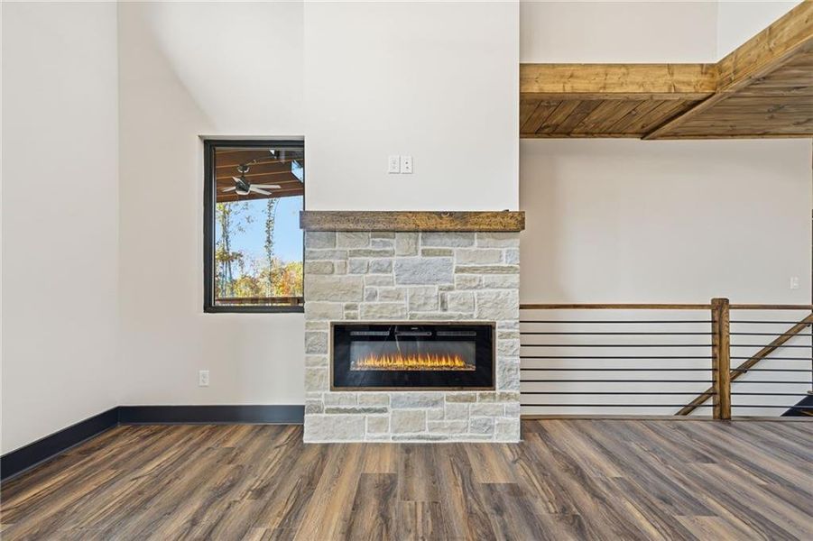 Spacious, unfurnished interior of a new home in , Jasper (Image 17).