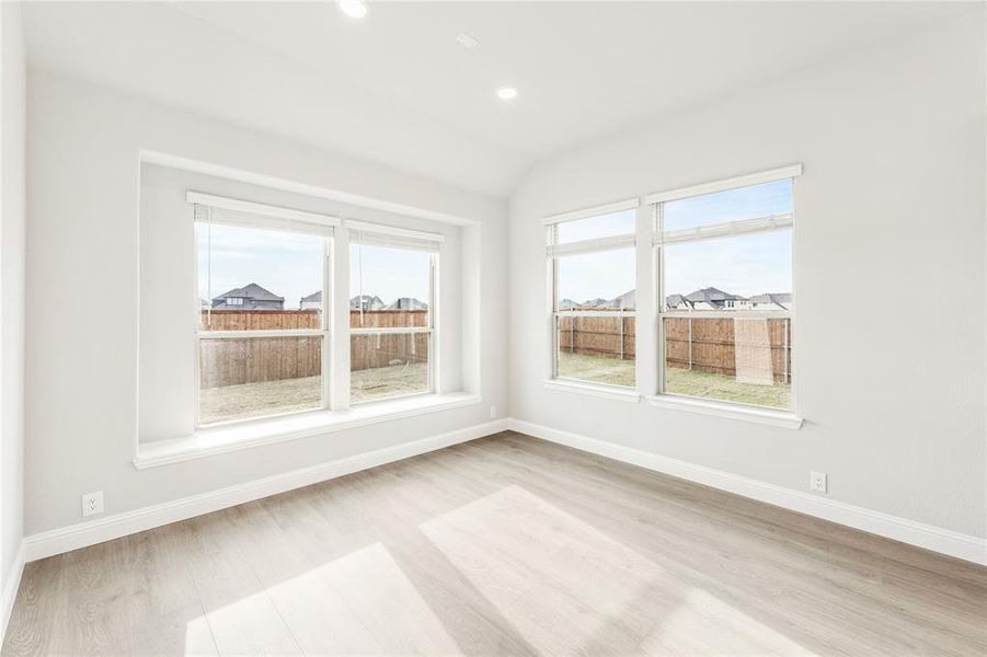 Spacious, unfurnished interior of a new home in Somerset Classic 70s & 80s, Mansfield (Image 36).