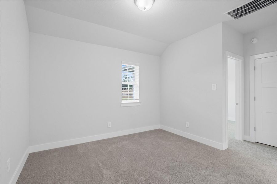 Spacious, unfurnished interior of a new home in Madeley Creek, Conroe (Image 37). Spacious, unfurnished interior of a new home in Madeley Creek, Conroe (Image 37).
