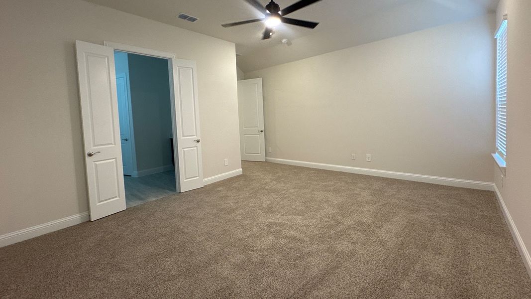 Spacious, unfurnished interior of a new home in Peachtree Meadows, Rockwall (Image 22).