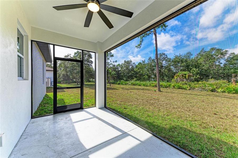 Exterior details and patio area of a home in , North Port (Image 4).