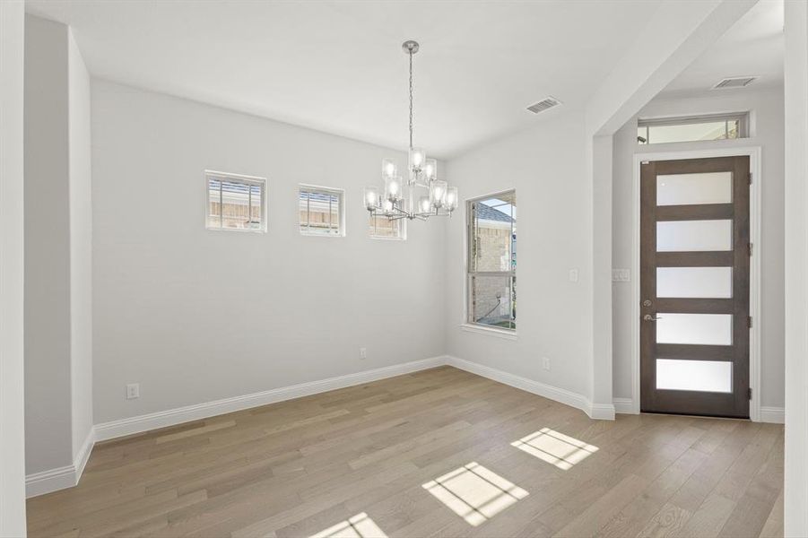 05. 3917 Windmere - Dining 05. 3917 Windmere - Dining