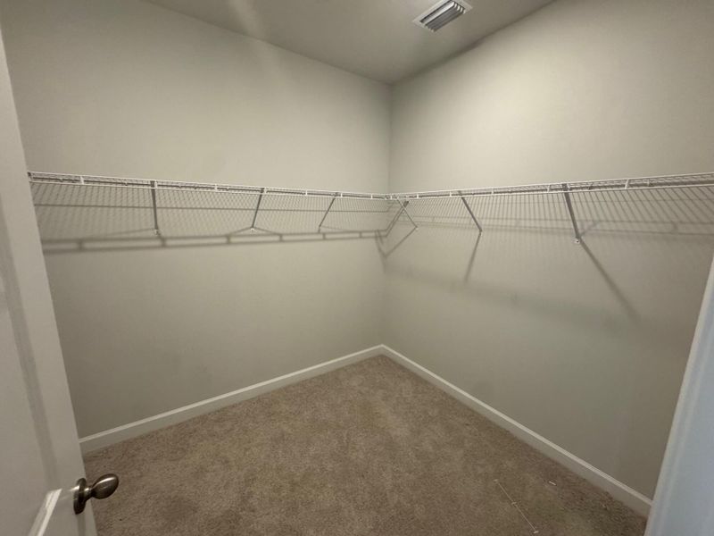 Spacious, unfurnished interior of a new home in , Ravenel (Image 4).