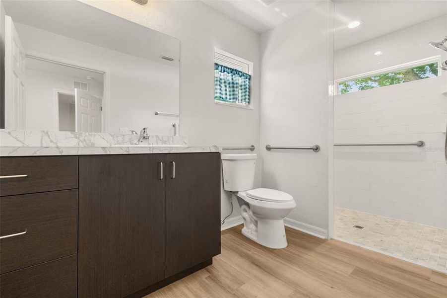 Furnished interior view inside a new home in , Bartow (Image 10).