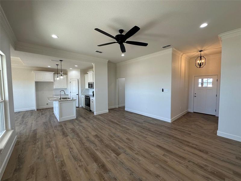 Spacious, unfurnished interior of a new home in , Abilene (Image 19).