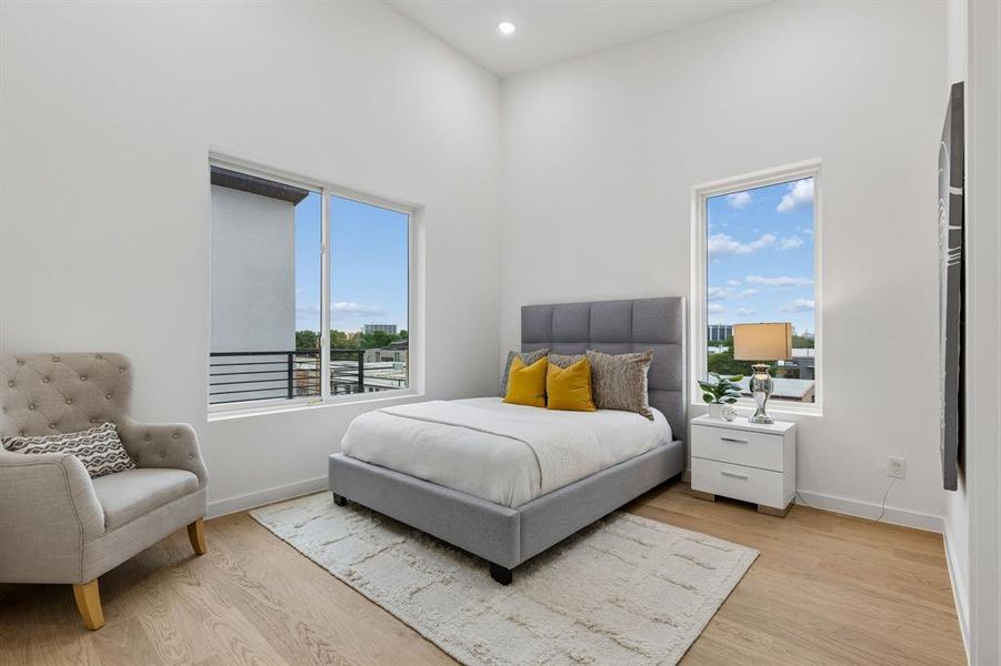 Furnished interior view inside a new home in , Dallas (Image 12).