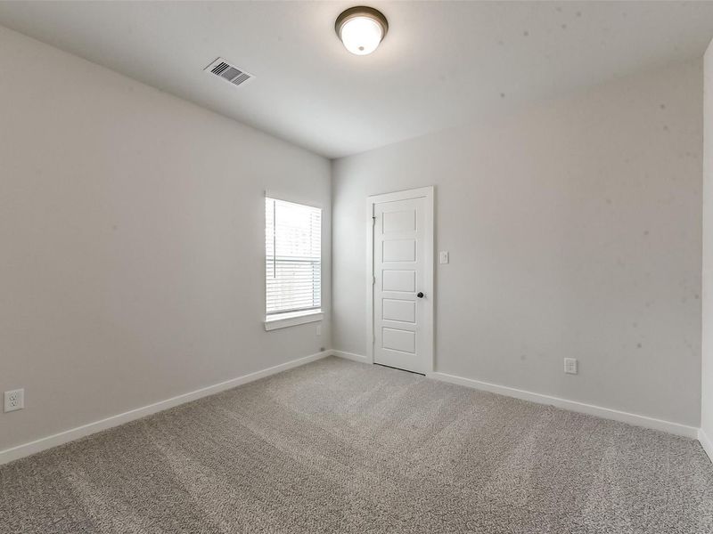 Spacious, unfurnished interior of a new home in Sundance Cove, Crosby (Image 41).