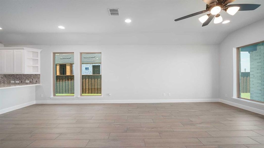 Spacious, unfurnished interior of a new home in Trinity Falls 45', McKinney (Image 13). Spacious, unfurnished interior of a new home in Trinity Falls 45', McKinney (Image 13).