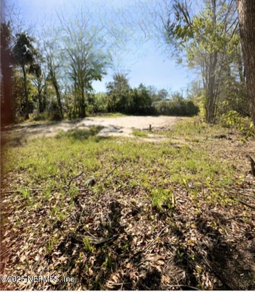 Image 4 of a home in . Image 4 of a home in .