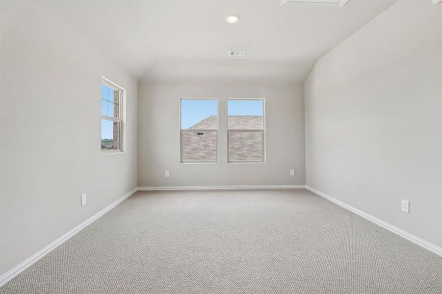 Spacious, unfurnished interior of a new home in Westmoor, Sherman (Image 25).