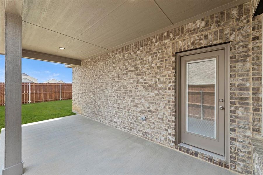 25. 2516 Breakaway - Patio