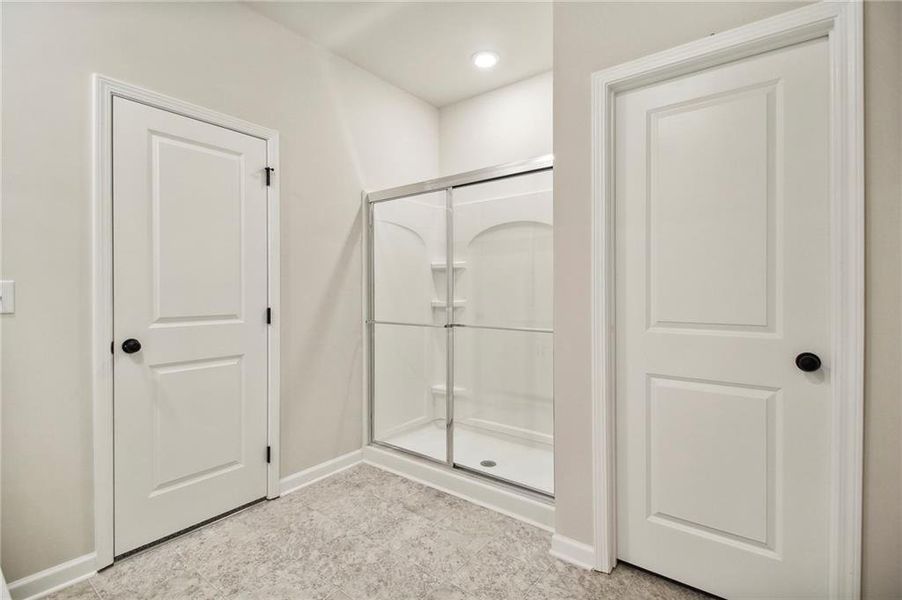 Spacious, unfurnished interior of a new home in , Auburn (Image 21).