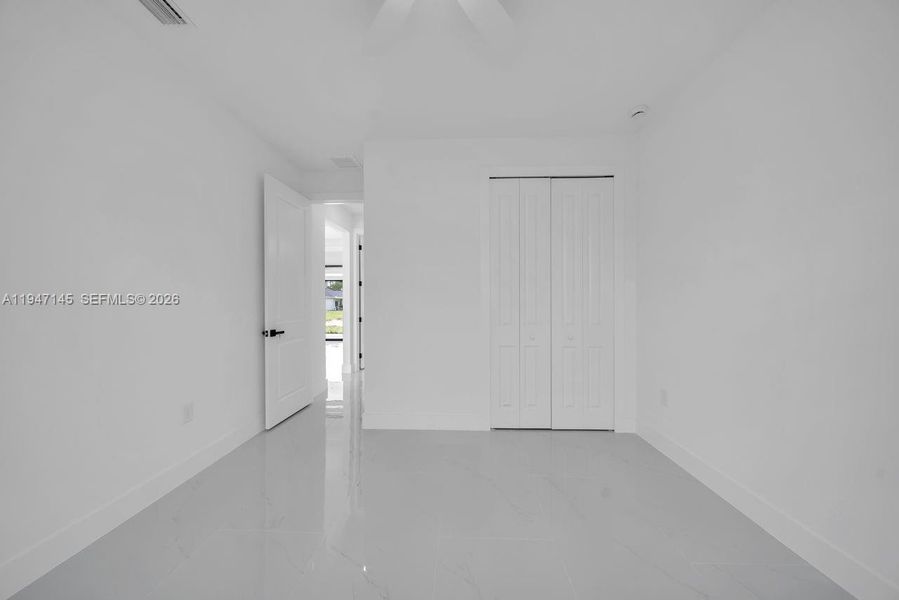 Spacious, unfurnished interior of a new home in , Lehigh Acres (Image 26).