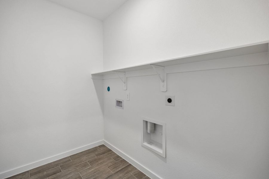 Spacious, unfurnished interior of a new home in Montgomery Bend, Montgomery (Image 16).