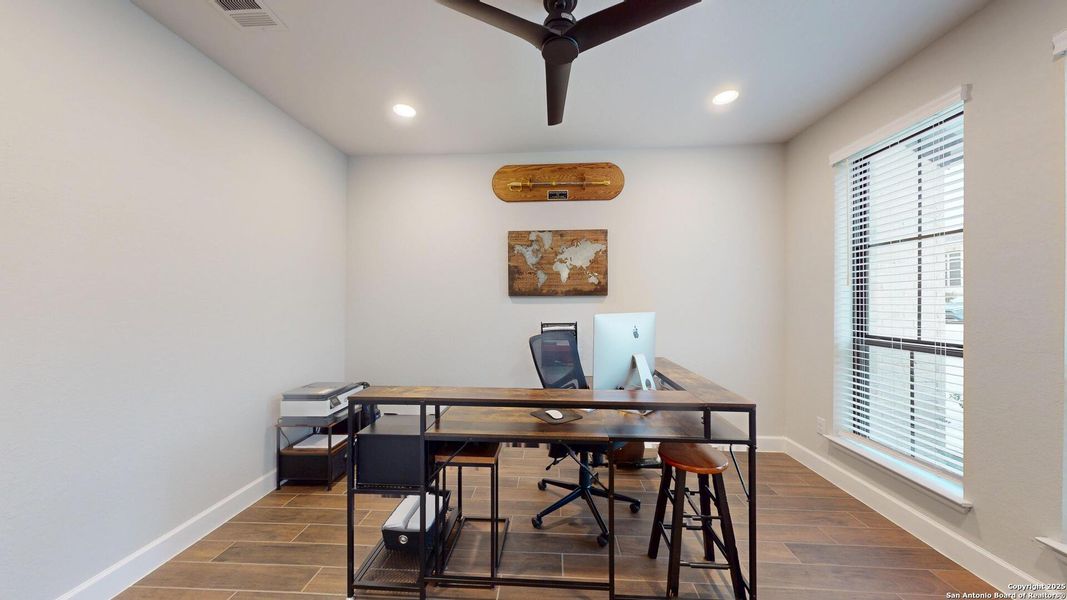 Furnished interior view inside a new home in Weston Oaks 55', San Antonio (Image 64).
