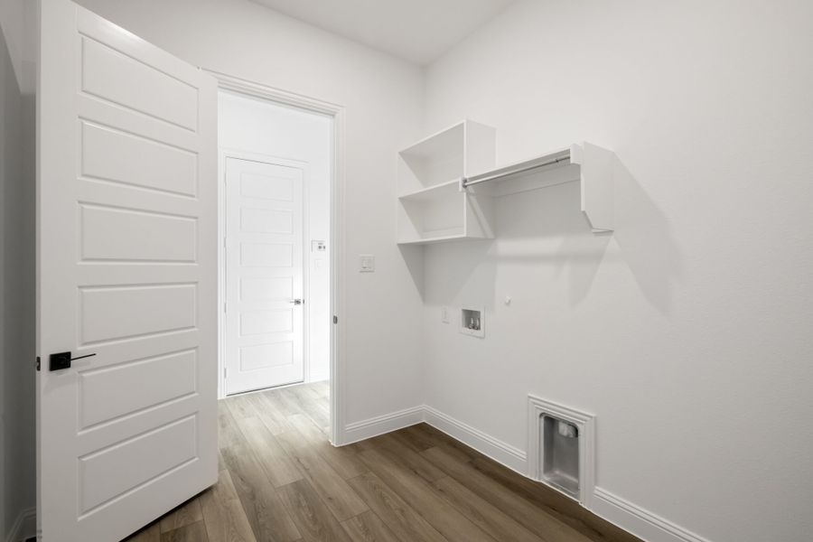 Spacious, unfurnished interior of a new home in Cambridge Crossing, Celina (Image 23).