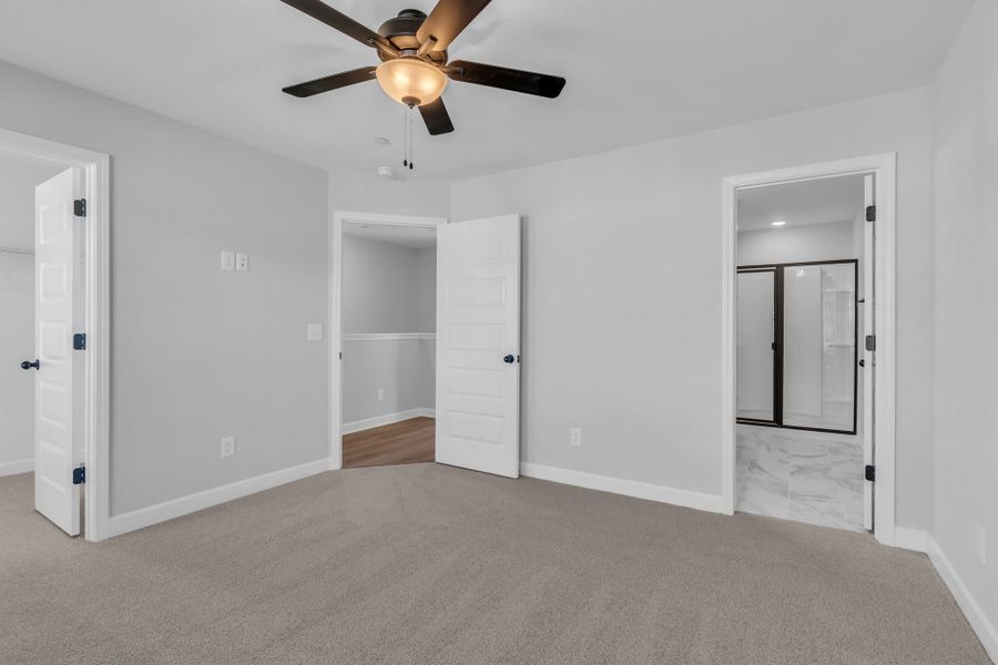 Spacious, unfurnished interior of a new home in Oxford Station, Gallatin (Image 22).