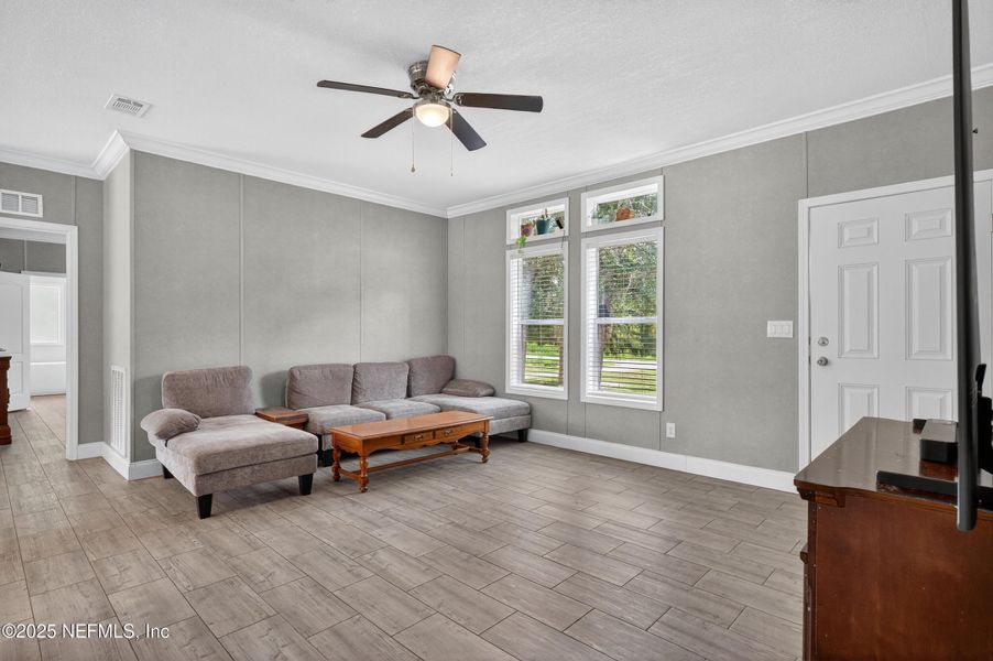 Furnished interior view inside a new home in , Middleburg (Image 9).