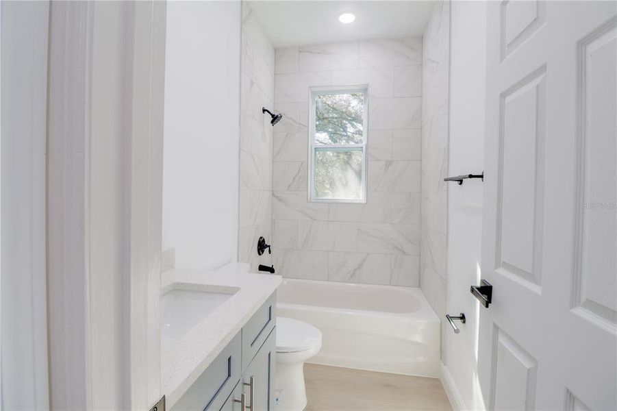 Furnished interior view inside a new home in , Ocklawaha (Image 8).