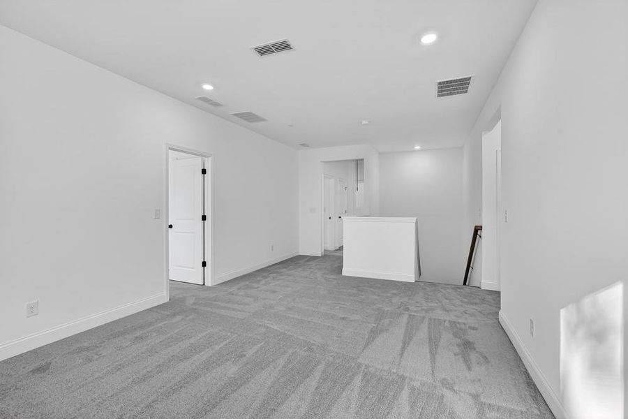 Spacious, unfurnished interior of a new home in Bailey Fence, Dacula (Image 41).