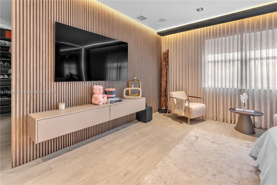 Furnished interior view inside a new home in , Miramar (Image 33).