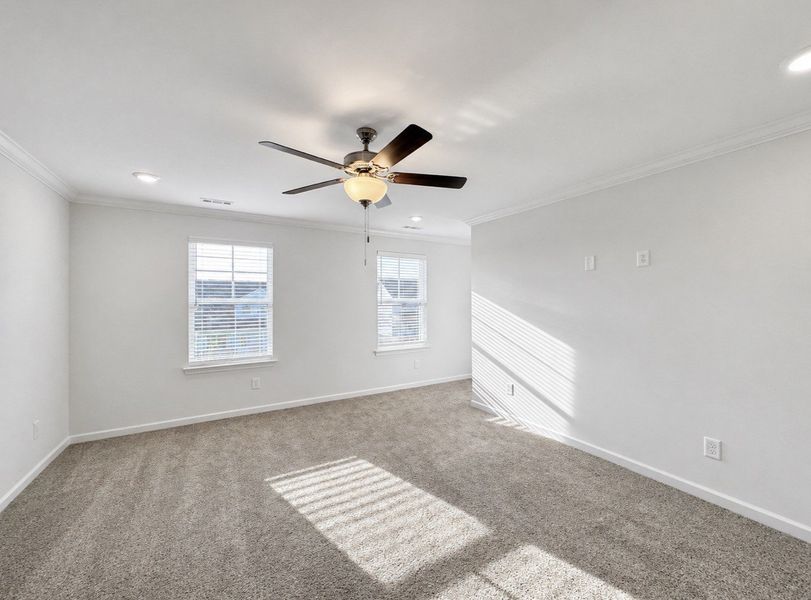 Spacious, unfurnished interior of a new home in Wheatfield, Shelbyville (Image 9).