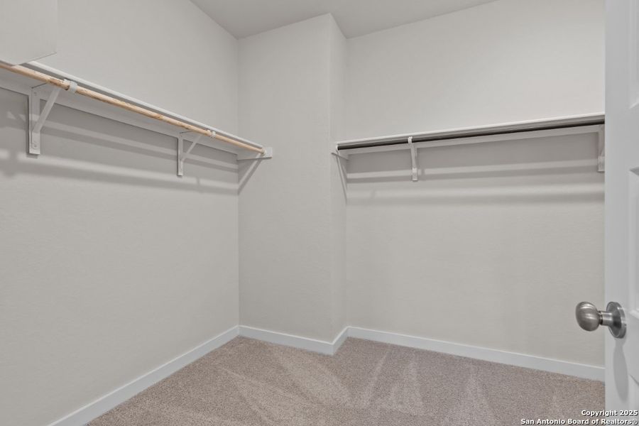 Spacious, unfurnished interior of a new home in Summerlin, San Antonio (Image 16). Spacious, unfurnished interior of a new home in Summerlin, San Antonio (Image 16).