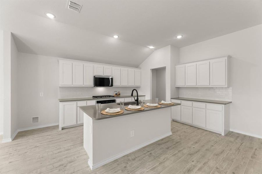 704 Stone Eagle-Kitchen-2