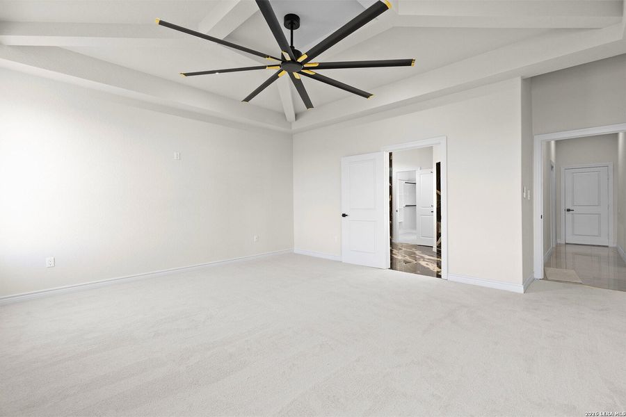 Spacious, unfurnished interior of a new home in , Atascosa (Image 33).