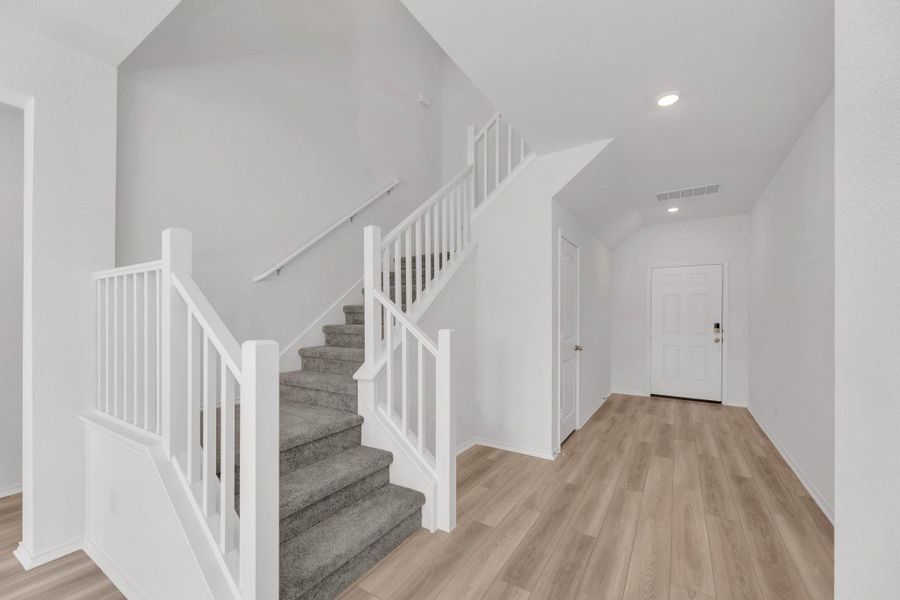 Spacious, unfurnished interior of a new home in Mustang Valley, Manor (Image 20). Spacious, unfurnished interior of a new home in Mustang Valley, Manor (Image 20).