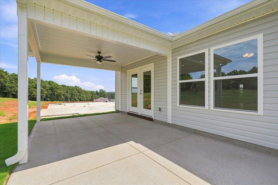 Exterior details and patio area of a home in Davis Heights, Inman (Image 4).