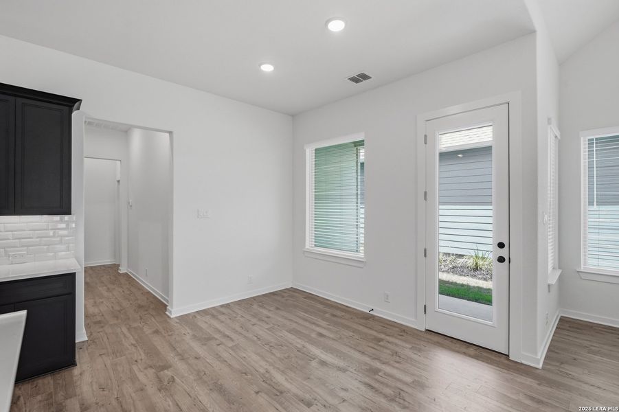 Spacious, unfurnished interior of a new home in The Crossvine, Schertz (Image 19).