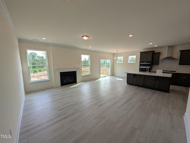 PXL_20250406_193852323